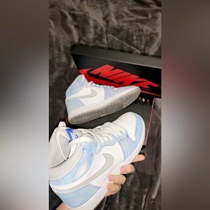 Jordan 1s, great condition and cleaned, size 7M, 8.5W